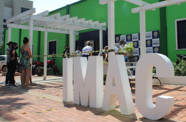 Gladson volta a exonerar comissionados e anuncia novo diretor no Imac; saiba quem é