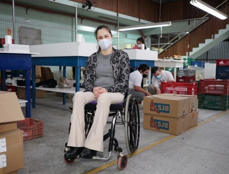 Pessoas com deficiência podem receber até R$ 759 com auxílio-inclusão do INSS