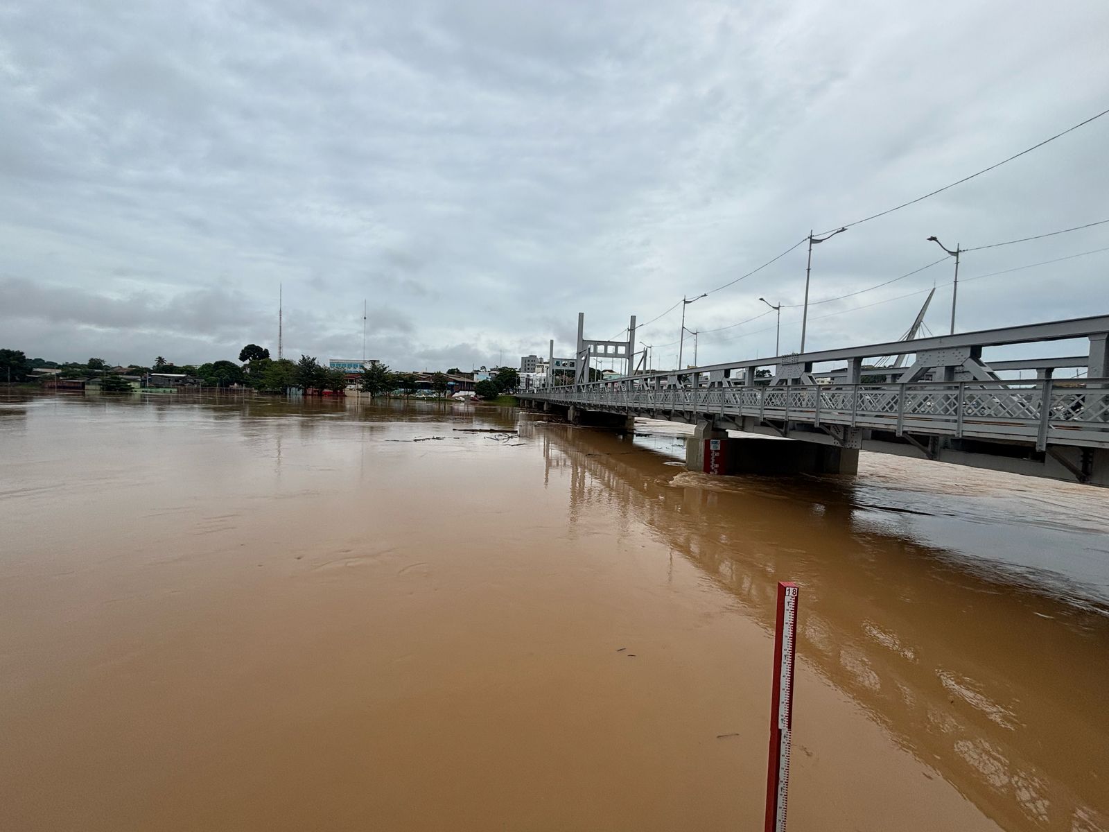 Nível do Rio Acre volta a diminuir na capital, mas previsão é de chuvas para os próximos dias