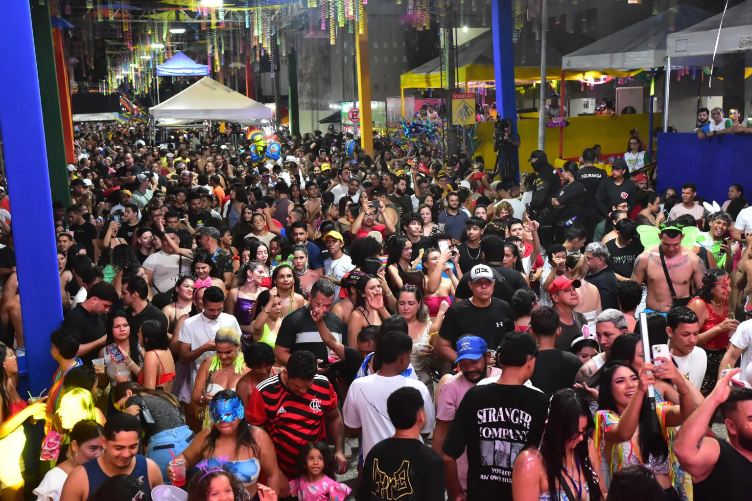 Os Cobras, DJs e Banda Axé Rio: veja a programação completa da quarta noite de Carnaval