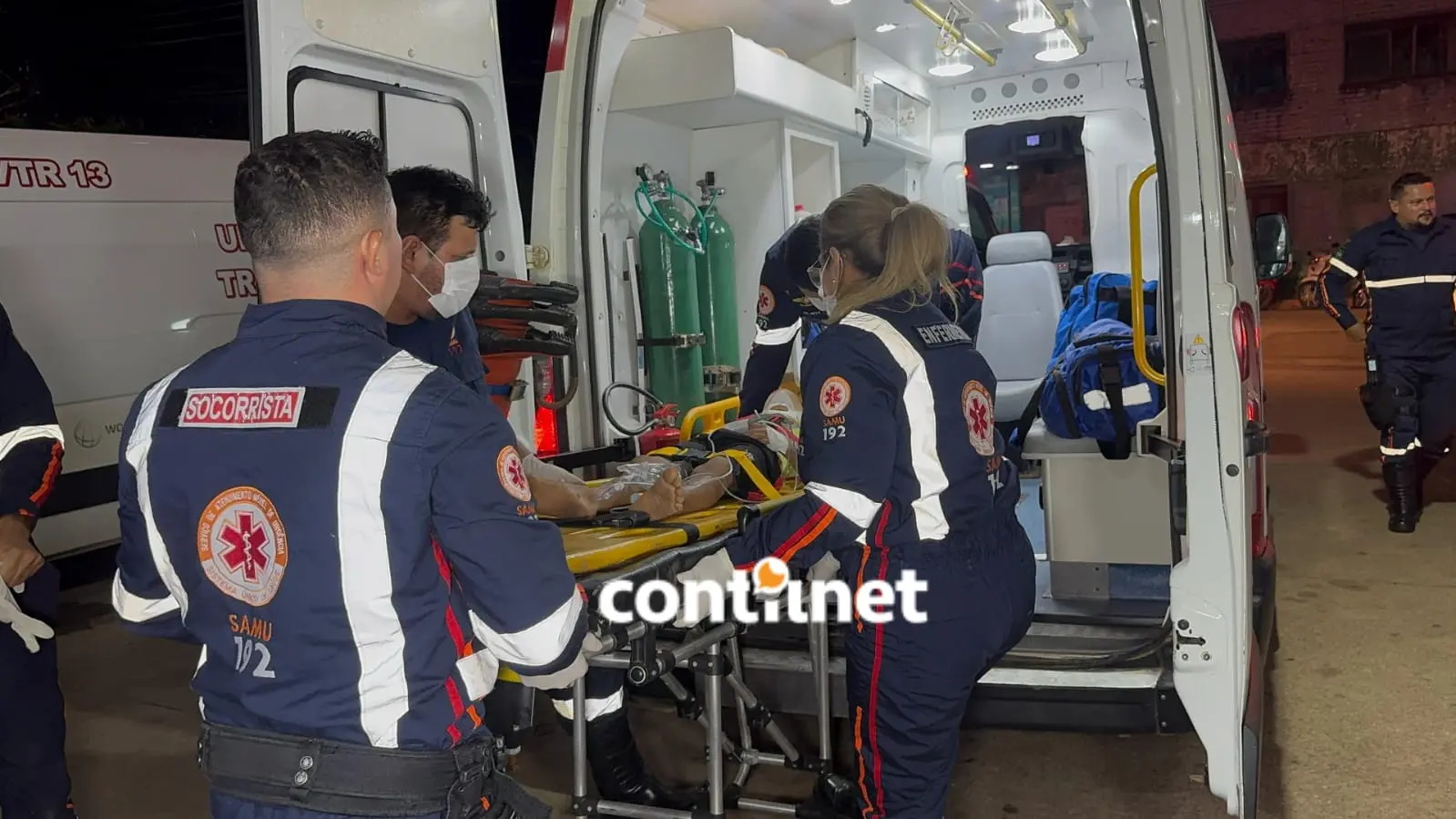 Criança sofre acidente grave ao descer ladeira de bicicleta e colidir com caminhão em Rio Branco