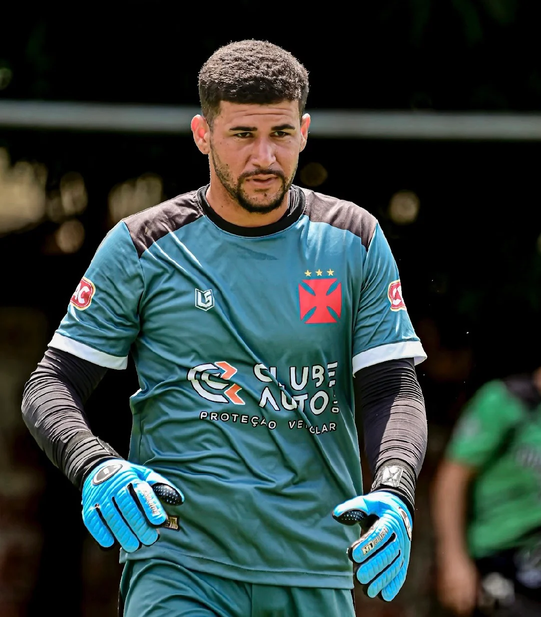 Elenco do Vasco fecha semana com trabalho técnico e físico