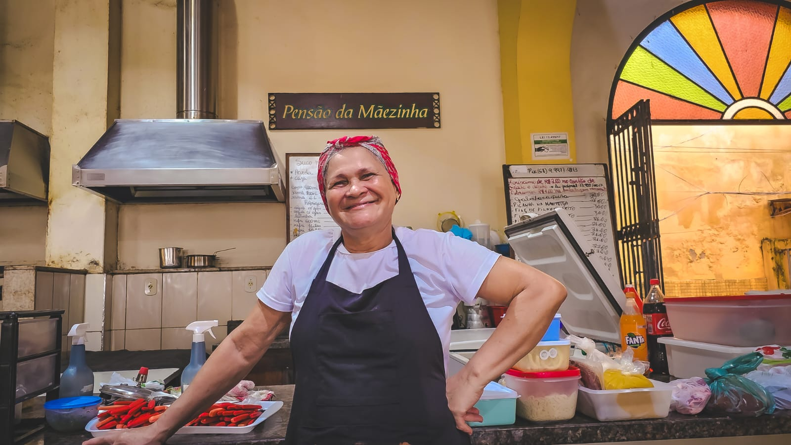 Pensão da Mãezinha: a mulher que criou os filhos vendendo comida e afeto há quase 20 anos