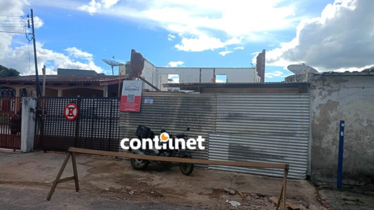 Peça de madeira se desprende de obra e deixa dois trabalhadores feridos em Rio Branco