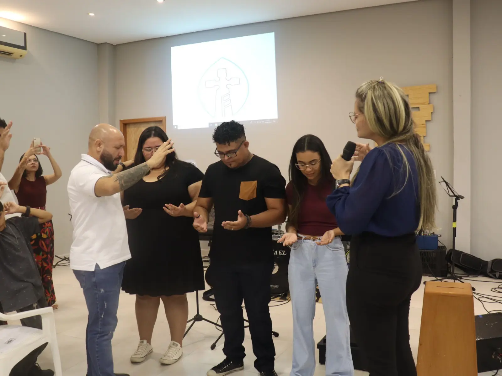 Casal e jovem no Acre contam como é a jornada de estudos para se tornarem pastores: “Doação”