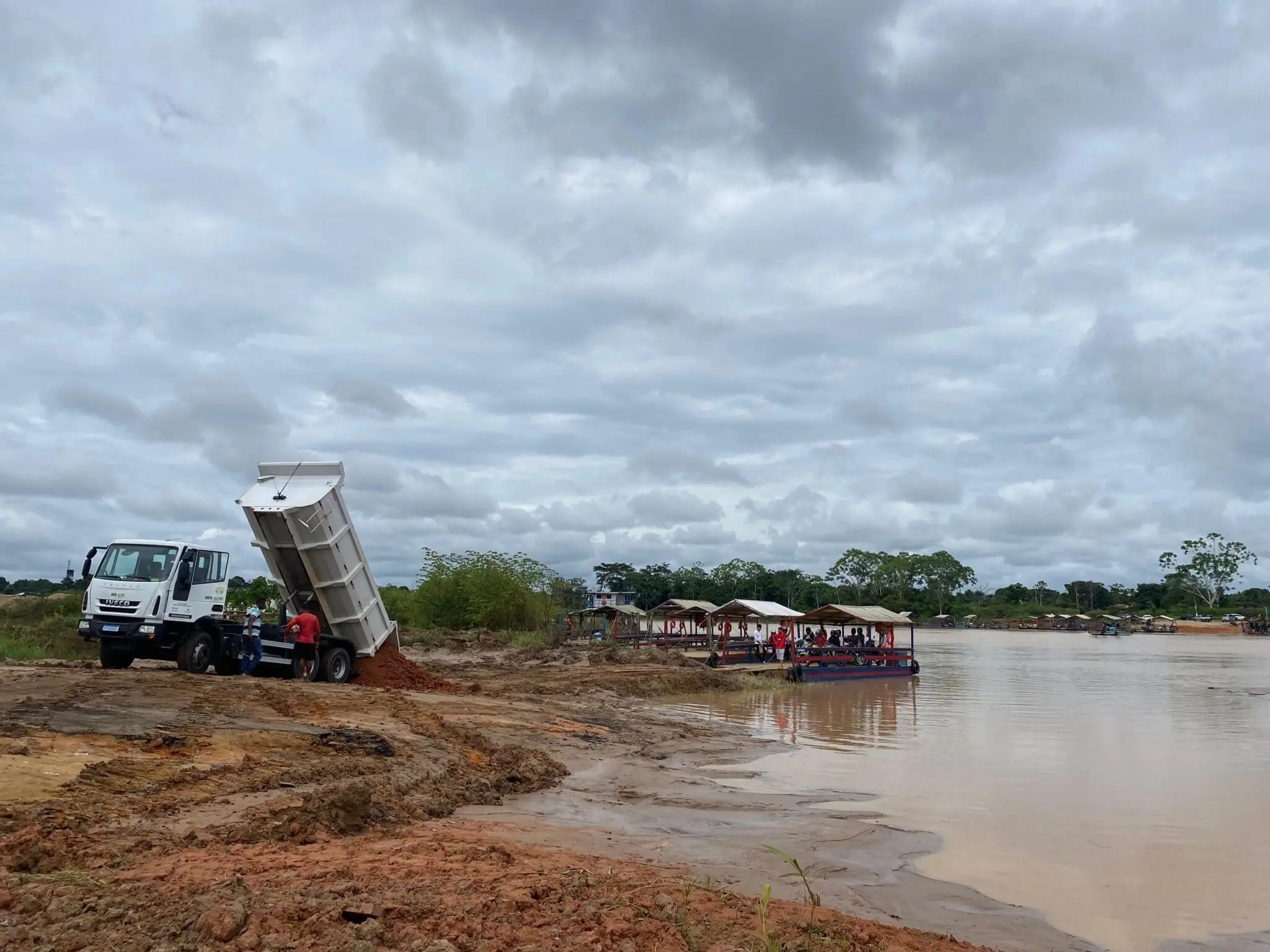 Deracre inicia construção de nova rampa de acesso no porto de Rodrigues Alves