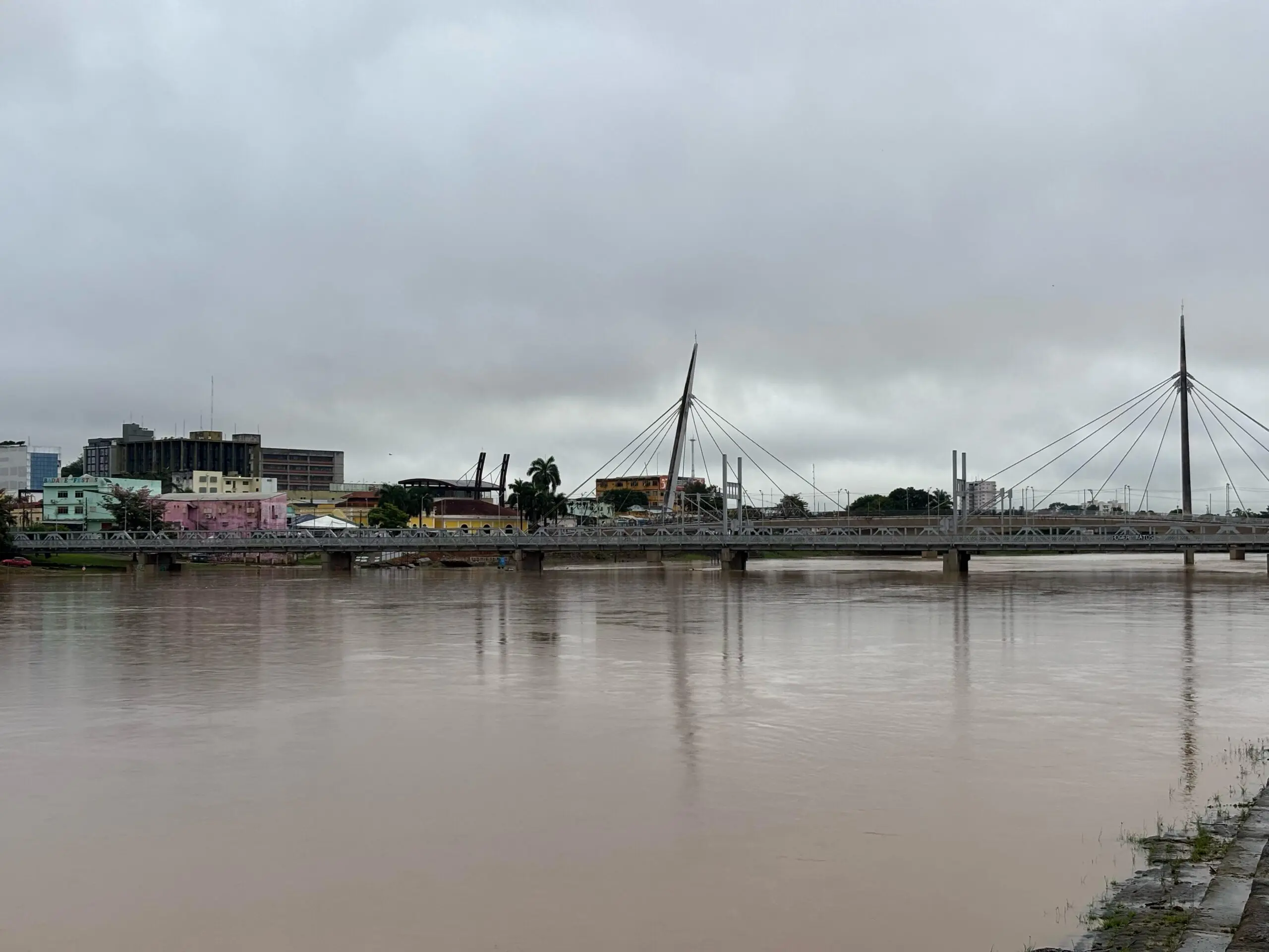 Nível do Rio Acre continua baixando e atinge 14,87 metros em Rio Branco neste sábado