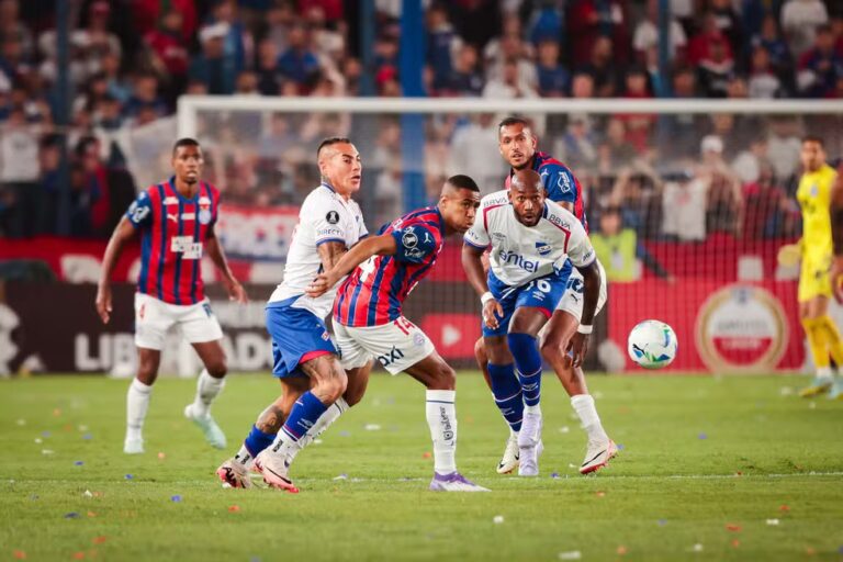 Bahia volta a aliar atuação e resultado e vive noite histórica na Libertadores