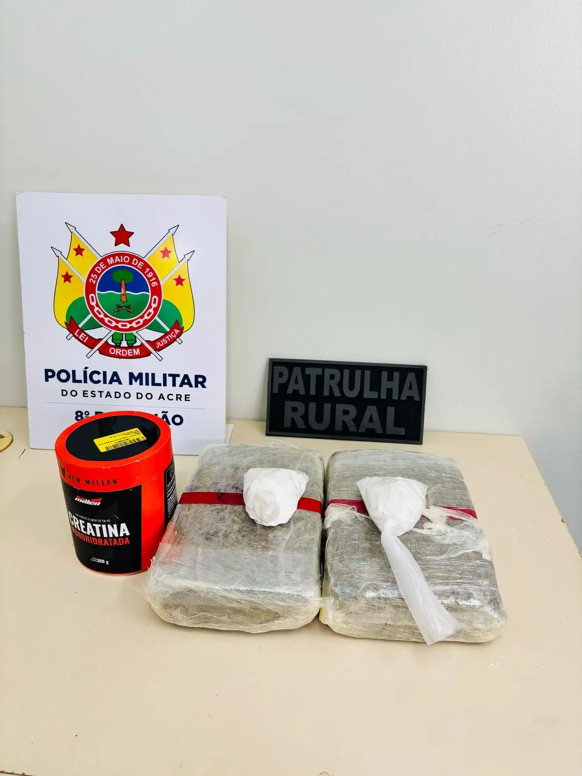 Mulher é flagrada na estrada de Sena Madureira com mais de dois quilos de maconha
