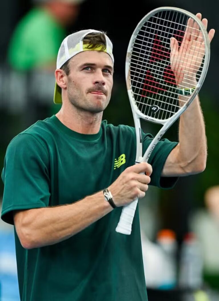 Próximo adversário de João Fonseca, Tommy Paul já foi nono do mundo e bateu Alcaraz