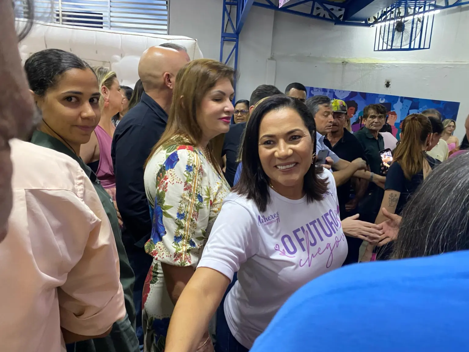 Se uma Mailza já é forte, imagine várias, feitas “formiguinhas”; um artigo de Tião Maia