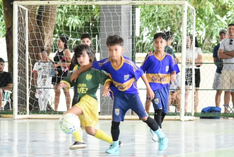 Copinha Arasuper terá disputas das semifinais neste domingo