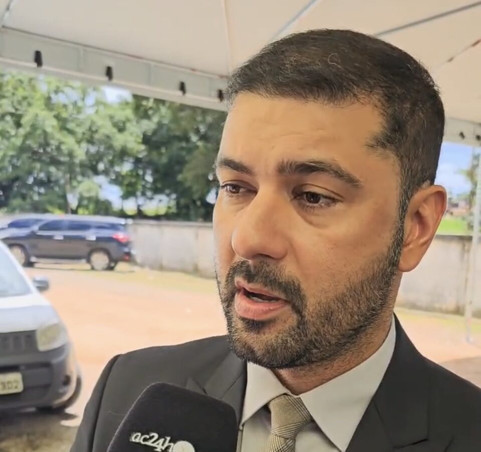 “Um guerreiro do nosso futebol”, diz Nicolau sobre Toniquim durante ida ao velório