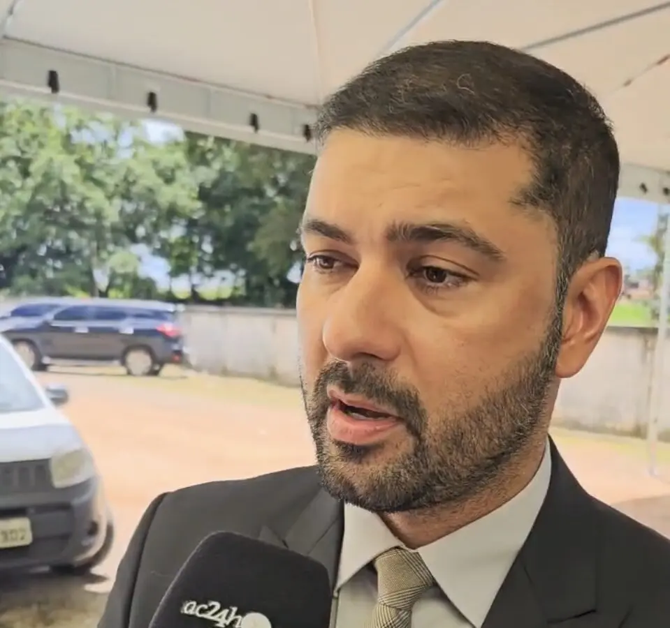 “Um guerreiro do nosso futebol”, diz Nicolau sobre Toniquim durante ida ao velório