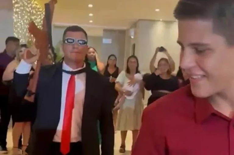 OAB estuda representação contra formando que usou simulacro em homenagem a Bolsonaro