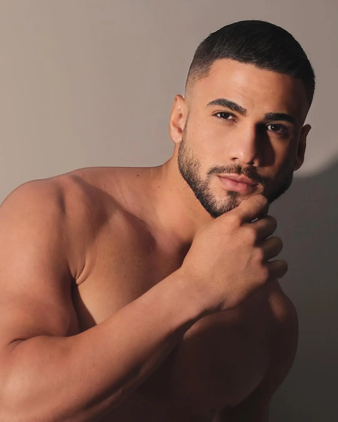 Acreano de 20 anos não leva Mister Brasil, mas beleza rouba cena na web; VEJA FOTOS
