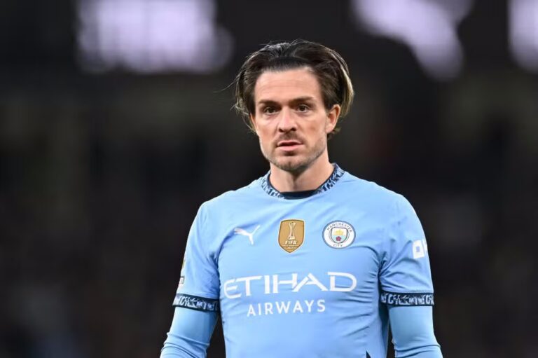 Grealish se emociona e lembra morte de irmão ao voltar a marcar pelo Manchester City; veja vídeo