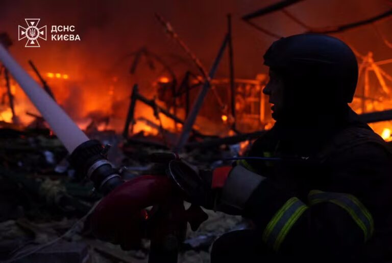 Ataque russo com 23 mísseis e 109 drones sacode Kiev e ativa caças da Polônia