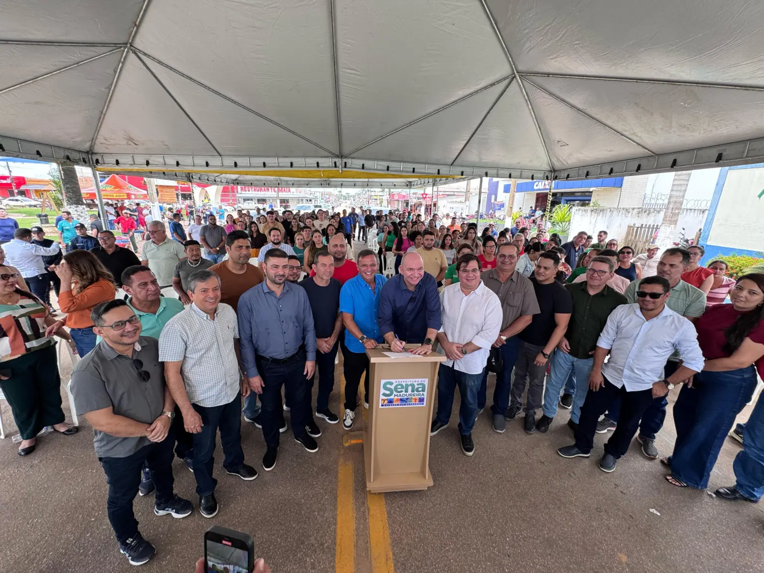 Marcio Bittar e Gerlen assinam ordem de serviço para construção do Parque Mamédio Bittar, em Sena