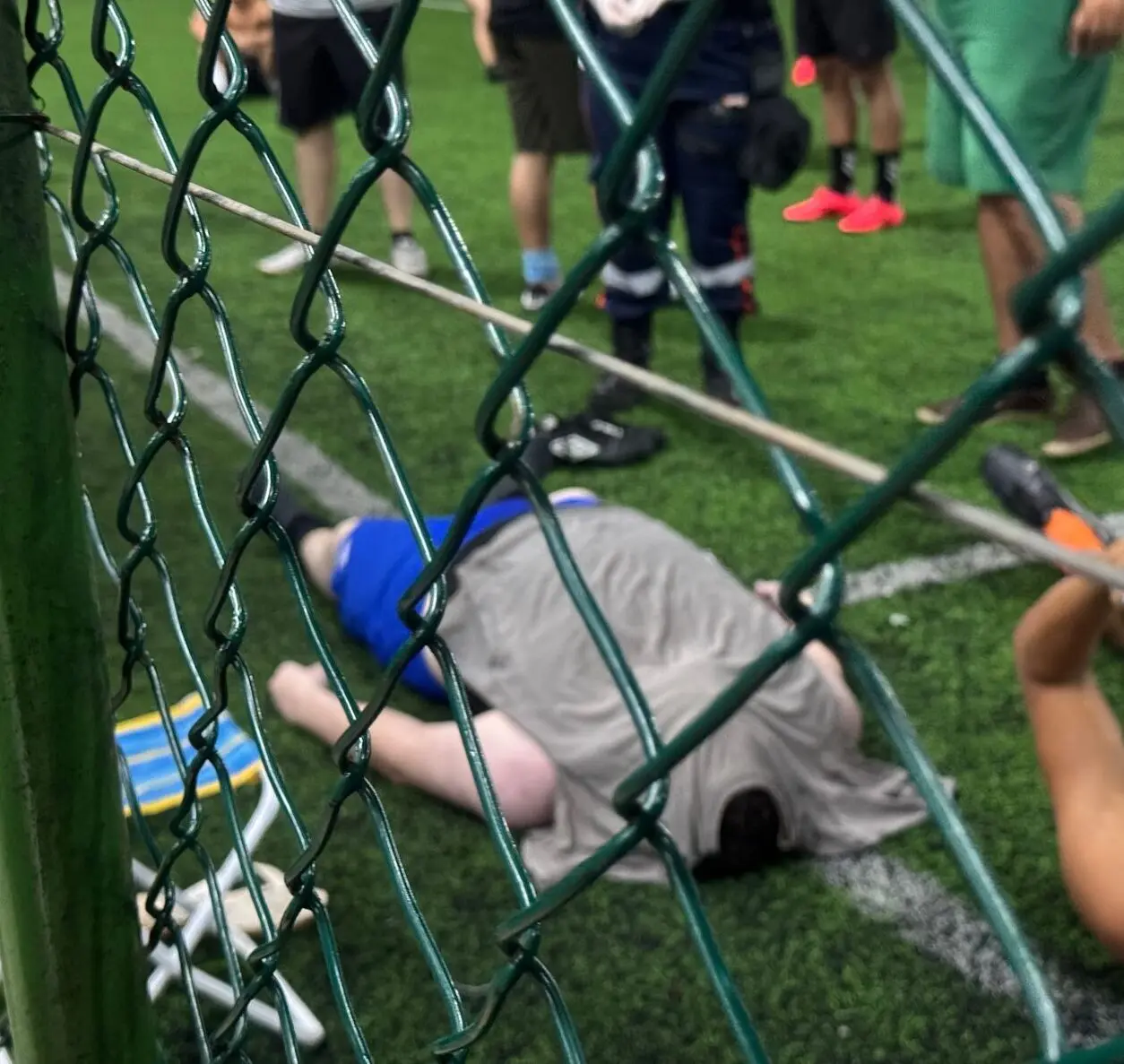 Homem morre após desmaiar durante partida de futebol em centro esportivo de Rio Branco