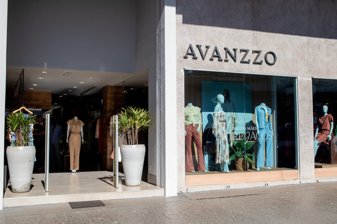 estreante-no-mfdf-2025,-avanzzo-recria-o-estilo-da-mulher-brasiliense