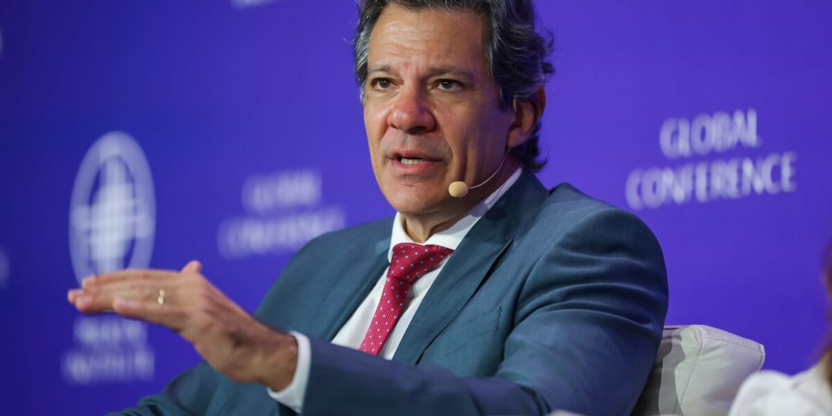 vale-a-pena-revisar-iof-para-evitar-especulacoes,-diz-haddad