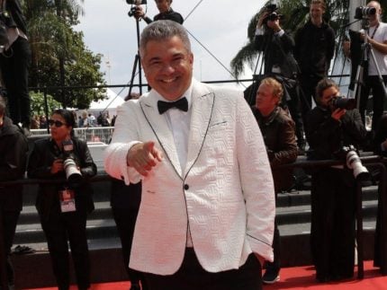 em-cannes,-leo-reis-e-homenageado-em-evento-da-forbes-por-inclusao-de-jovens-cariocas