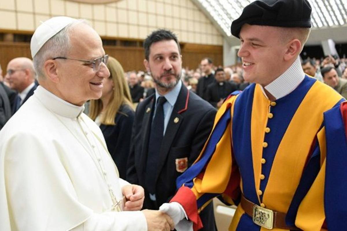 papa-leao-xiv-defende-a-uniao-da-curia-e-uma-igreja-missionaria