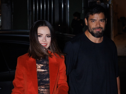 sandy-e-flagrada-com-o-namorado-em-teatro-de-sao-paulo