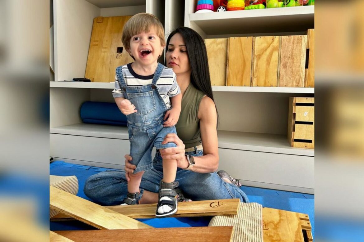 terapia-de-desenvolvimento-motor-muda-a-vida-de-bebe-com-sindrome-rara