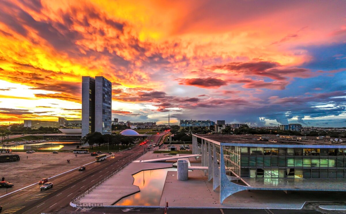 ha-vinte-anos-–-o-brasil-nao-conhece-o-brazil-(por-wellton-maximo)