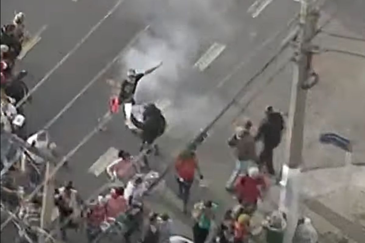 bomba-e-correria:-pm-dispersa-protesto-por-moradia-na-zona-leste-de-sp