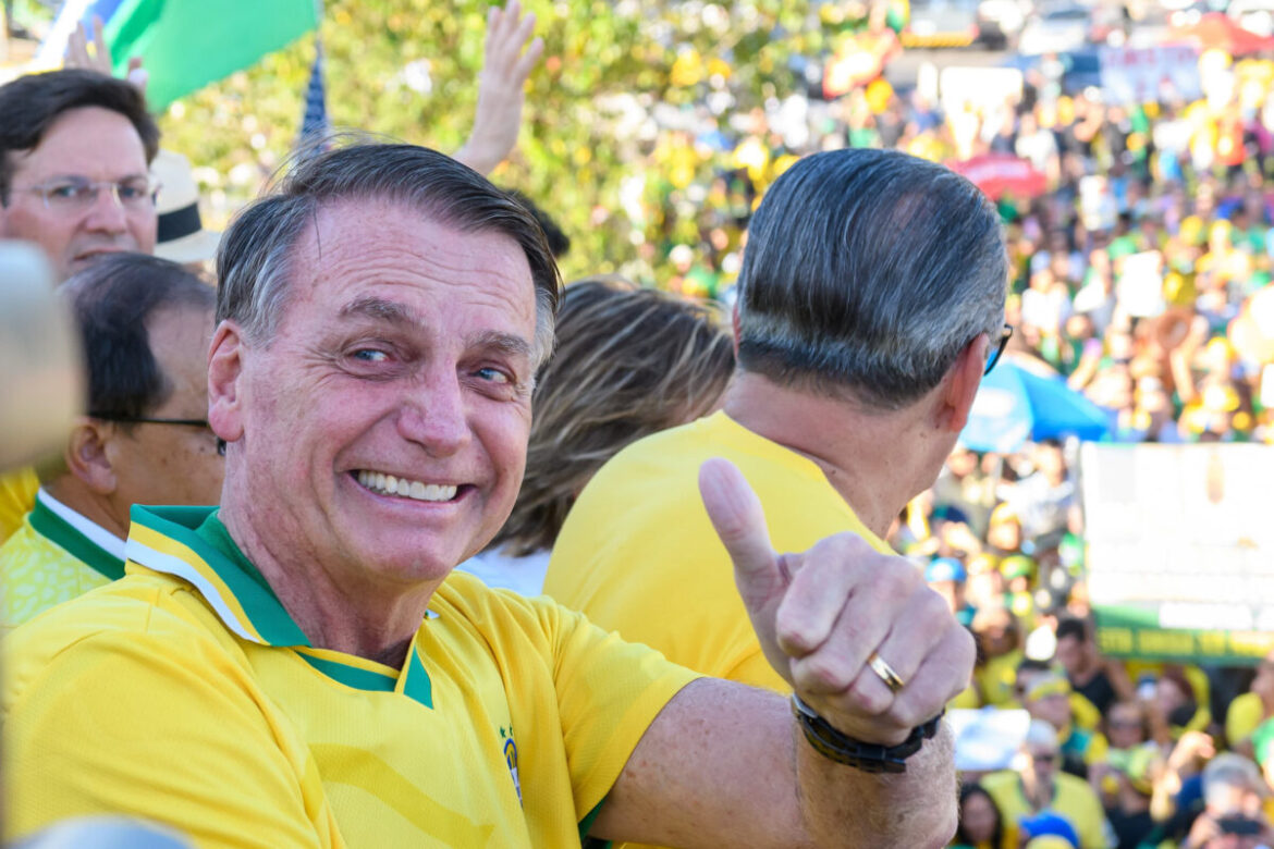 bolsonaro-fecha-acordo-com-uniao-brasil-para-eleicao-no-rio-em-2026
