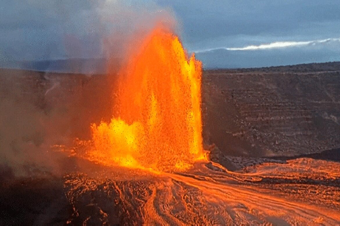 video:-vulcao-kilauea,-no-havai,-entra-em-erupcao;-lavas-atingem-300-m