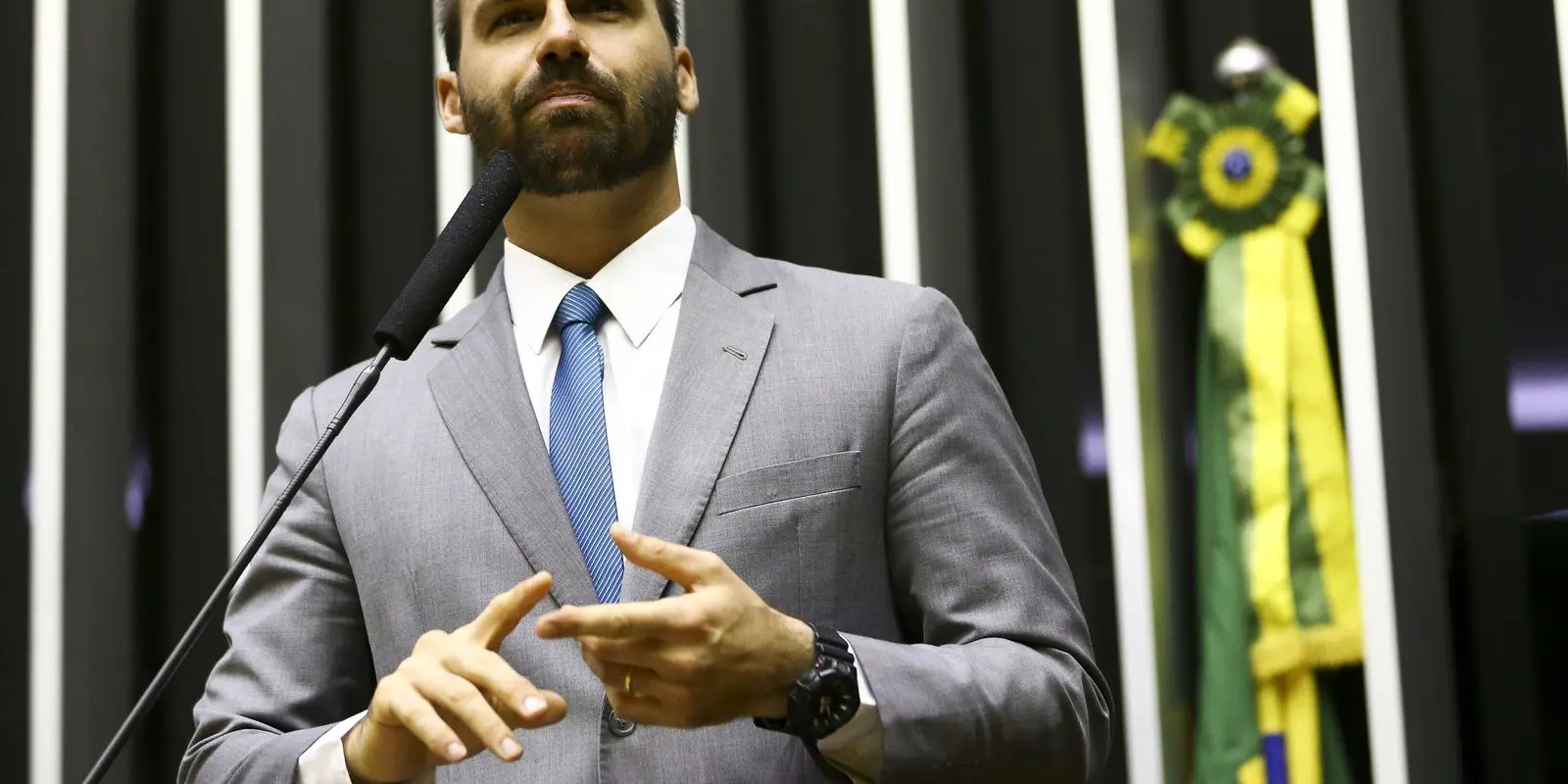 Moraes abre inquérito para investigar Eduardo Bolsonaro