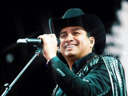 apos-ter-visto-americano-revogado,-cantor-mexicano-adia-show-com-ingressos-esgotados