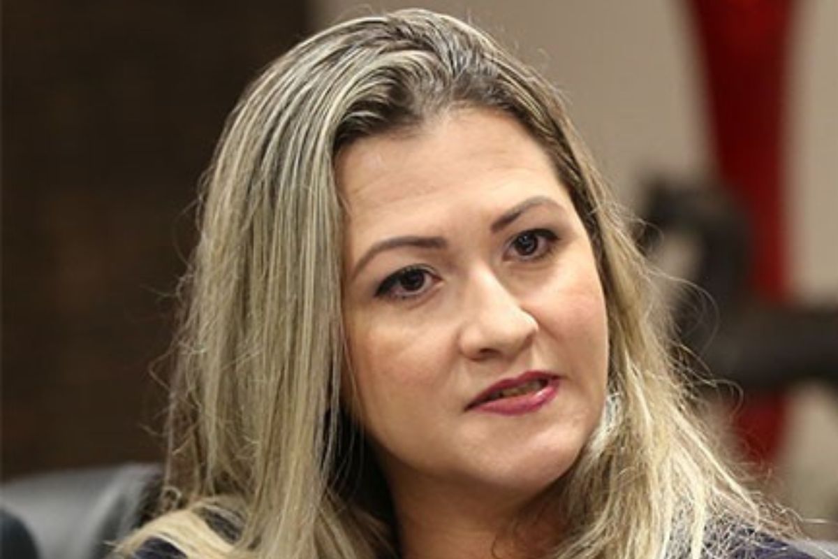 saiba-quem-e-a-juiza-aposentada-por-favorecer-escritorio-de-advocacia