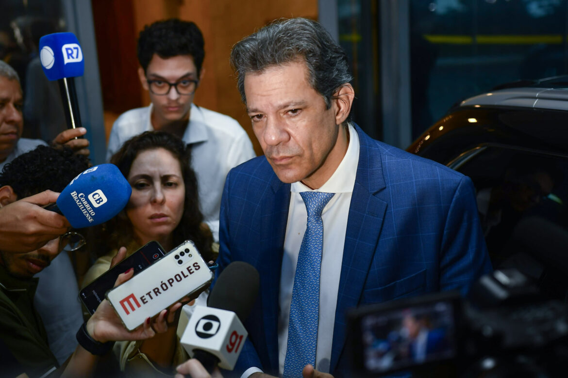 cae-do-senado-aprova-convite-a-haddad-para-falar-sobre-o-iof