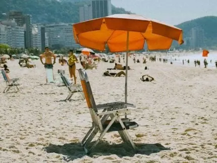 Prefeito do Rio recua em normas para praias após pressão de comerciantes; entenda