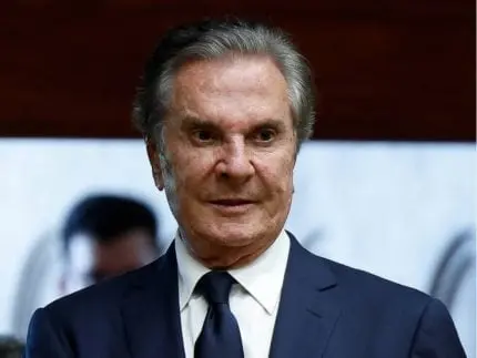 Moraes autoriza fisioterapeuta a atender Collor durante prisão domiciliar