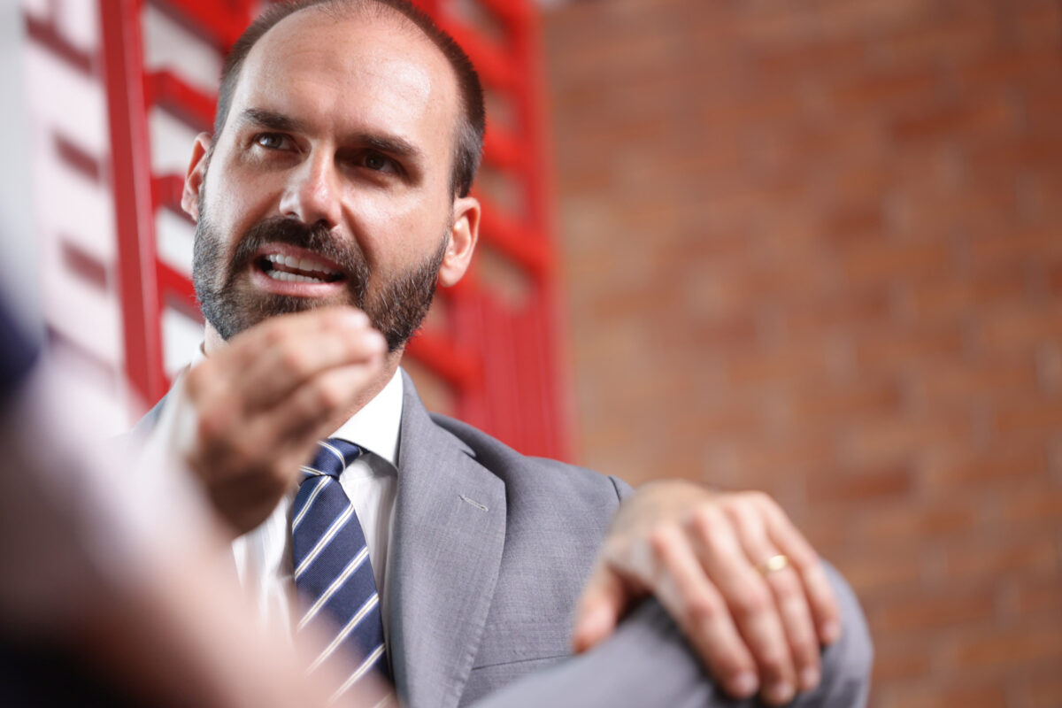 eduardo-bolsonaro-comemora-anuncio-dos-eua-que-pode-atingir-moraes