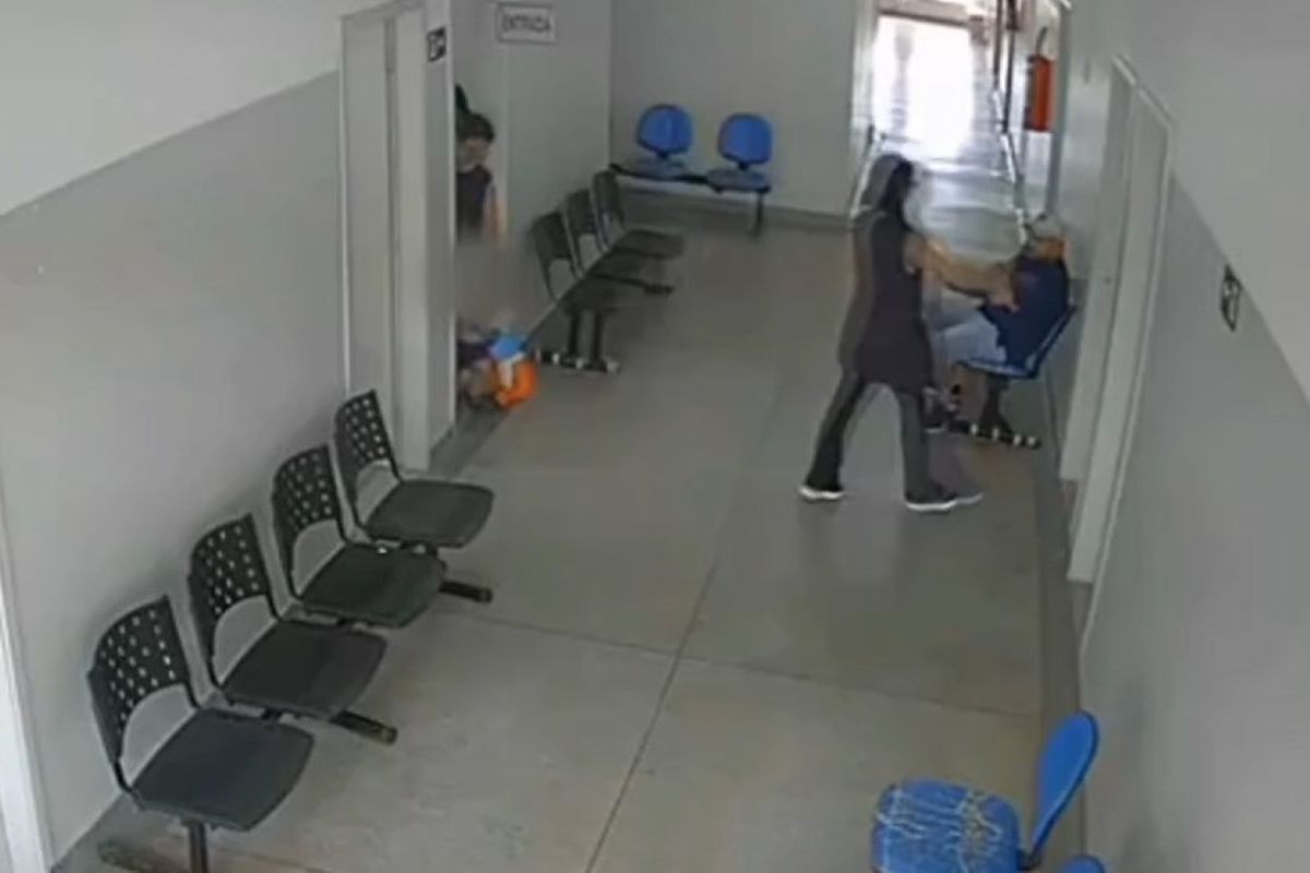 camera-mostra-momento-que-ex-marido-invade-sala-para-matar-enfermeira