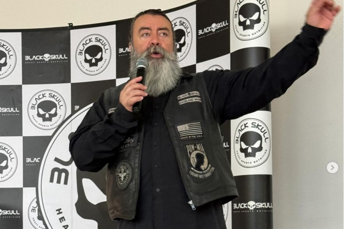 motociata-e-whey-para-militar:-quem-e-o-pivo-da-guerra-da-creatina