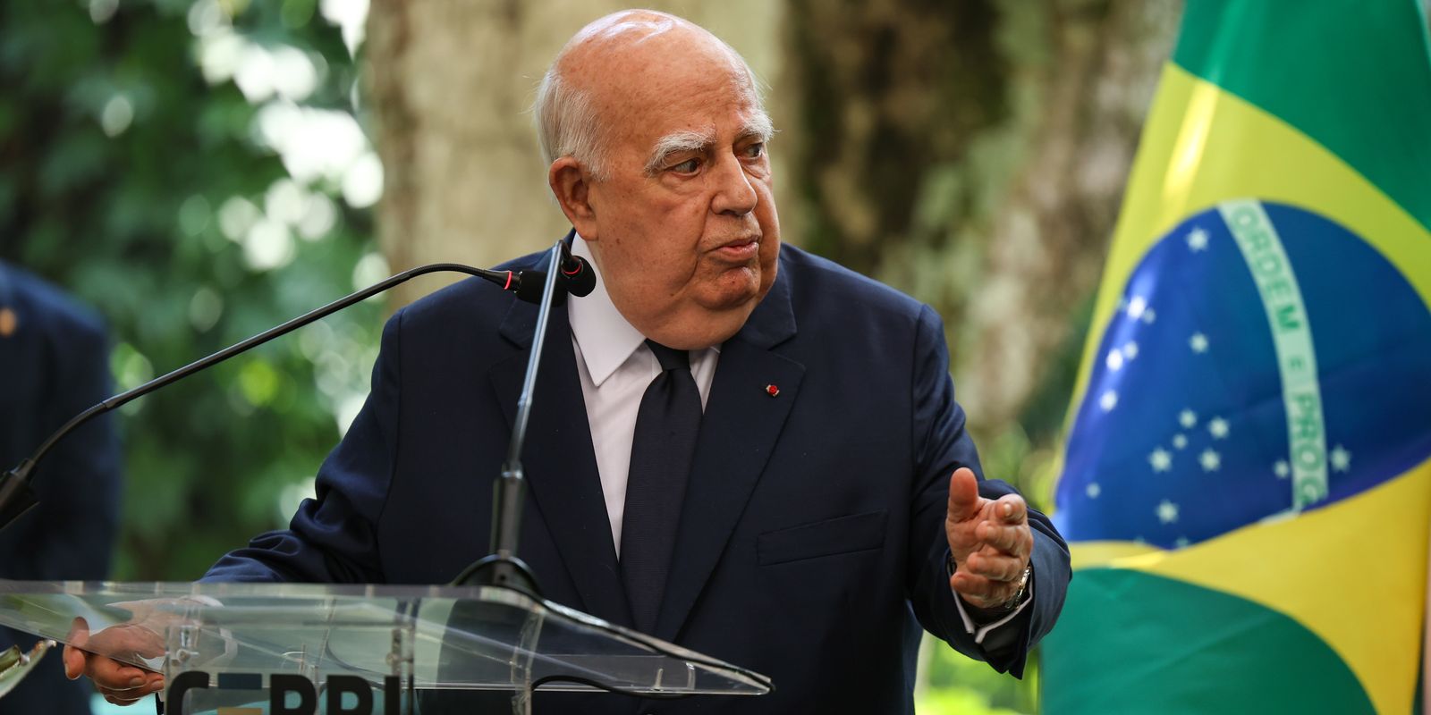 Morre, aos 90 anos, o embaixador Marcos Azambuja Morre, aos 90 anos, o embaixador Marcos Azambuja