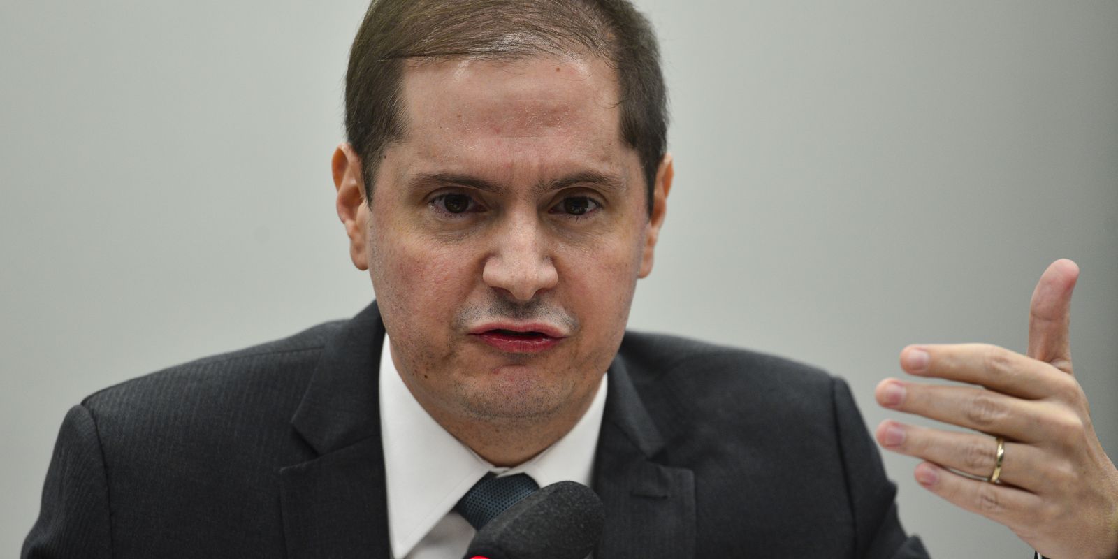 Ex-AGU confirma ao Supremo consulta de Bolsonaro para reverter urnas Ex-AGU confirma ao Supremo consulta de Bolsonaro para reverter urnas