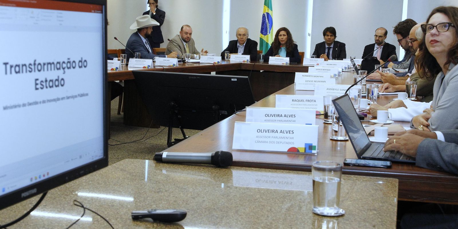 Grupo de trabalho começa debates sobre reforma administrativa no país Grupo de trabalho começa debates sobre reforma administrativa no país