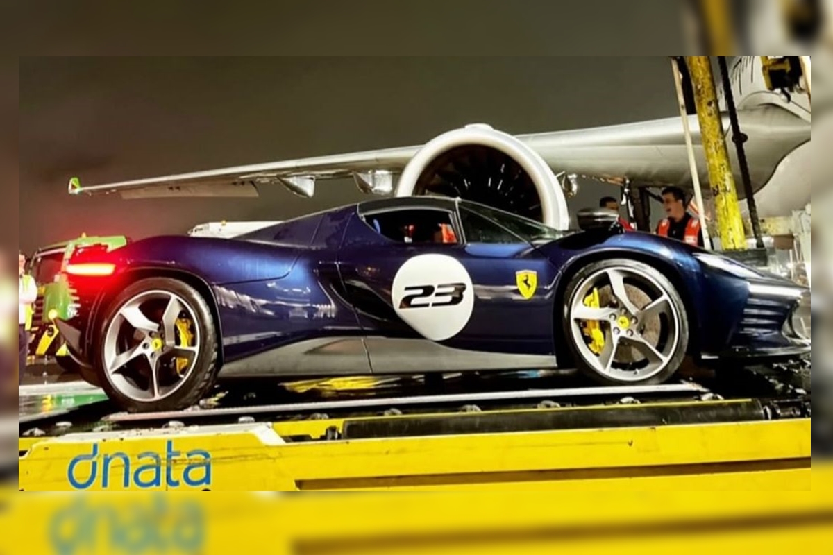 ferrari-rara-de-r$12-milhoes-chega-ao-brasil-em-voo-fretado.-video