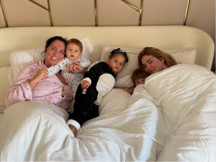Momento família! Mãe de Virginia curte o dia com a filha e os netos: “Amor sem fim”