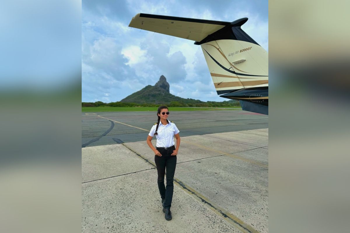 saiba-quem-e-a-piloto-de-23-anos-que-pousou-aviao-que-levava-livia-andrade