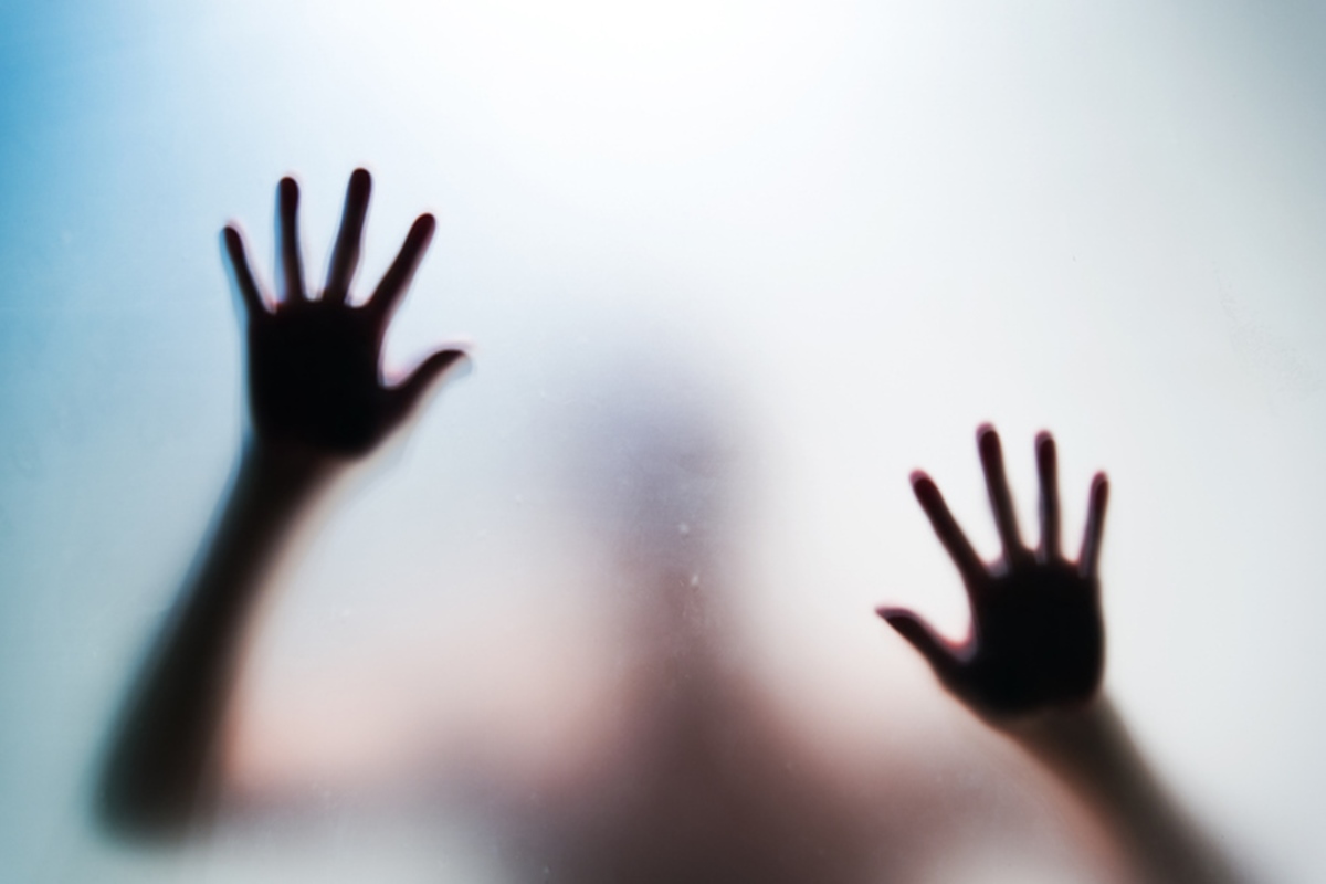 gravida-de-7-meses-e-estuprada-e-da-a-luz-a-bebe-morto-no-meio-da-rua